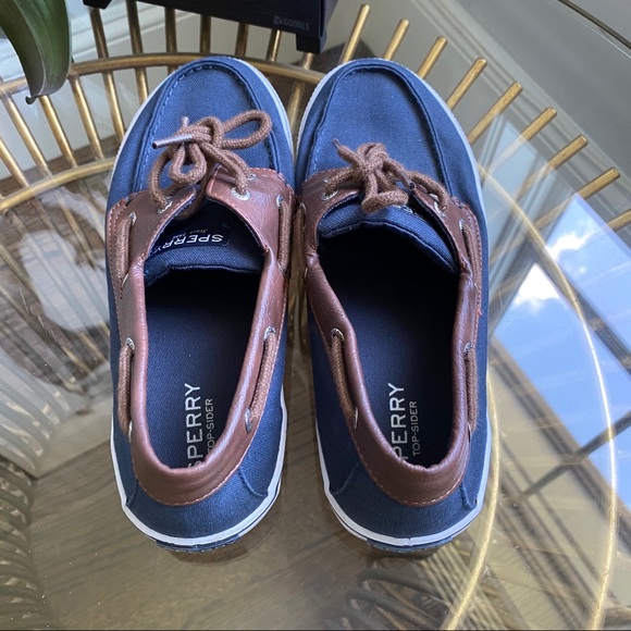 Sperry Boat Shoes - Picture 3 of 8